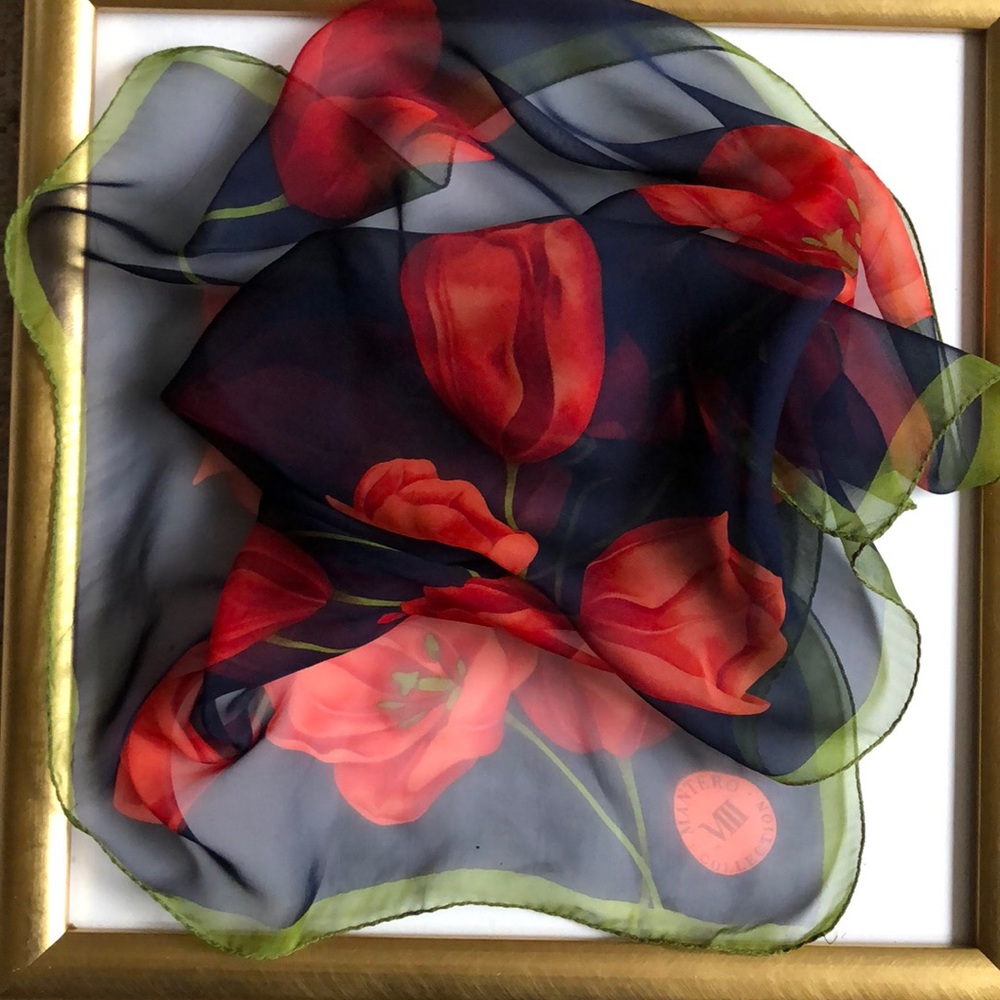 VTG Mantero Vlll Collection, hard to find Scarf